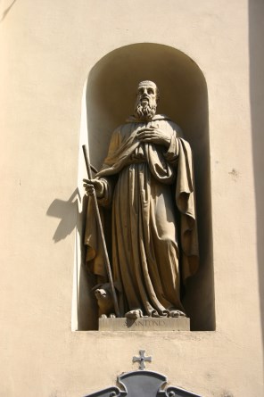 이집트의 성 안토니오_by Giacomo Tazzini_photo by G.dallorto_on the facade of the Church of San Antonio Abate in Milano_Italy.jpg